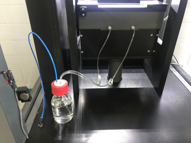 Continuous solution feeding system